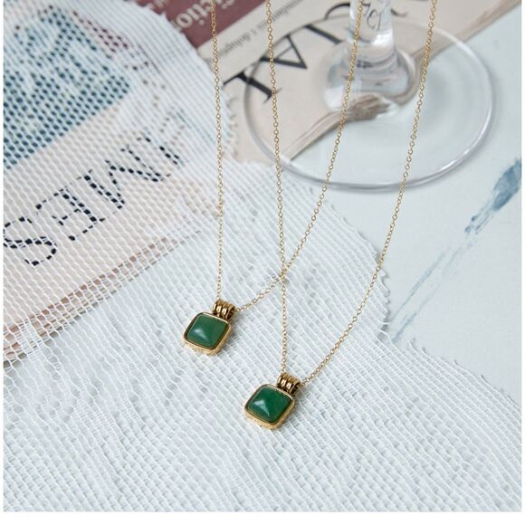 18K Gold Plated Square Stone Pendant Gold Natural Stone Green Pendant Necklace - Picture 5 of 6